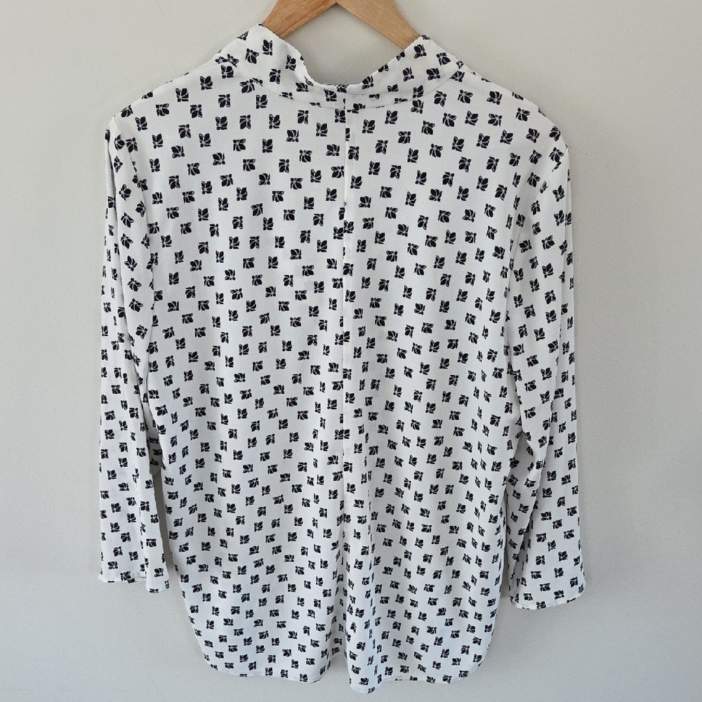 Ann Taylor Black and White Blouse - Picture 6 of 7